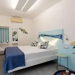Pensjonat Little Square 3*