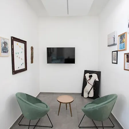 Little Square Πανσιόν 3*