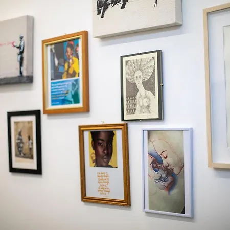 Πανσιόν Little Square Arona