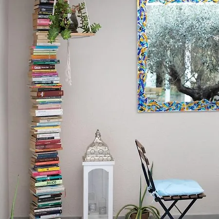 Little Square Πανσιόν 3*