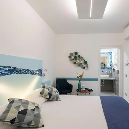 Little Square 3* Arona