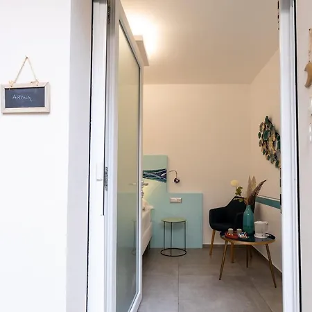 Little Square Πανσιόν