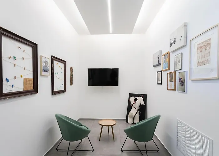 ゲストハウス Little Square アローナ