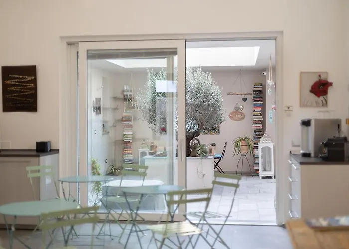 Little Square Affittacamere Arona